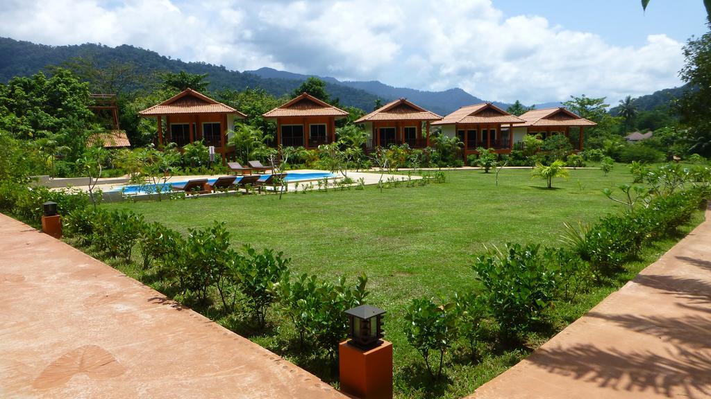 Khao Sok Jasmine Garden Resort - Sha Certified Khao Sok National Park Ngoại thất bức ảnh