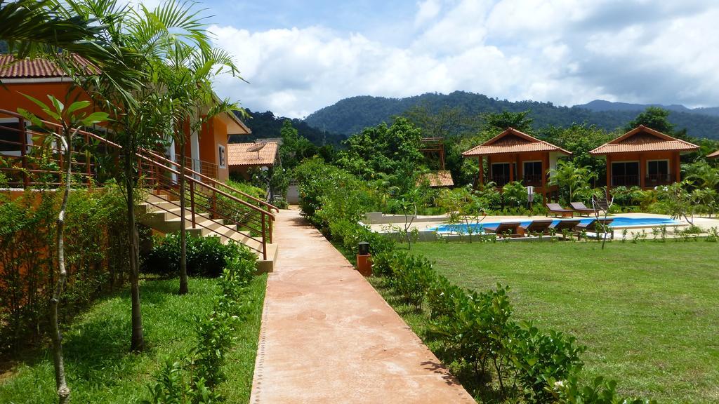 Khao Sok Jasmine Garden Resort - Sha Certified Khao Sok National Park Ngoại thất bức ảnh