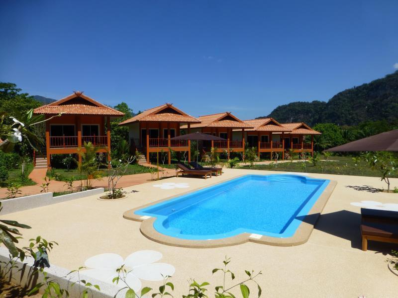Khao Sok Jasmine Garden Resort - Sha Certified Khao Sok National Park Ngoại thất bức ảnh